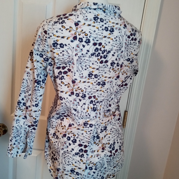 Tulip floral tunic button down blouse - Picture 5 of 5